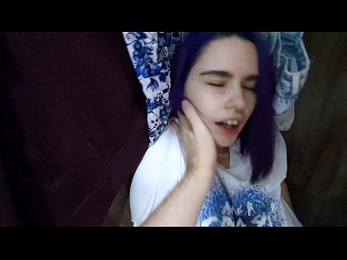 ❤️ Намерих сестра си в гардероба и й помогнах да свърши Руско порно в bg.tubesexer-com.ru ☑